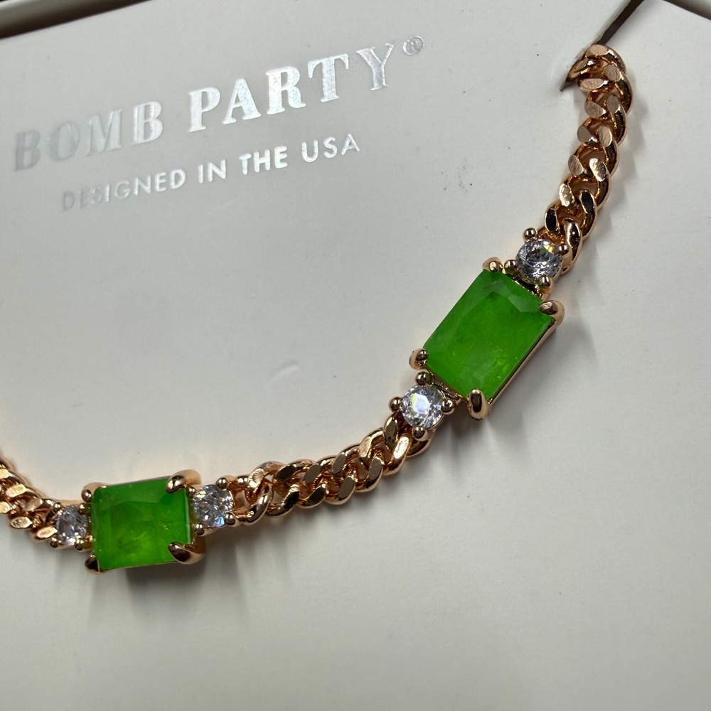 Bomb‎ Party Leave 'em Stunned Necklace Lab Peridot With Quartz Rose Gold Plated